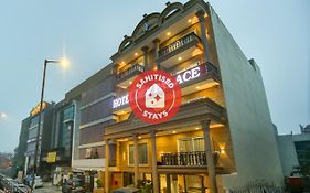 Townhouse Oak Hotel Dev Palace